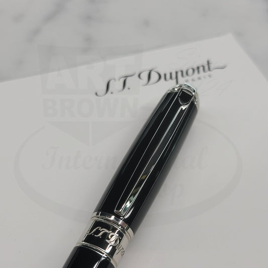 Close up view of the detailed S.T. Dupont engraving on the trim of S.T. Dupont Line D medium fountain pen, 410100M