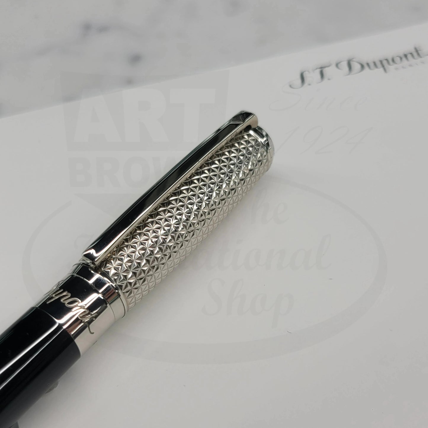 S.T. Dupont Elysee Firehead Natural Black Lacquer & Palladium Rollerball Pen 412704 black lacquer with textured palladium cap