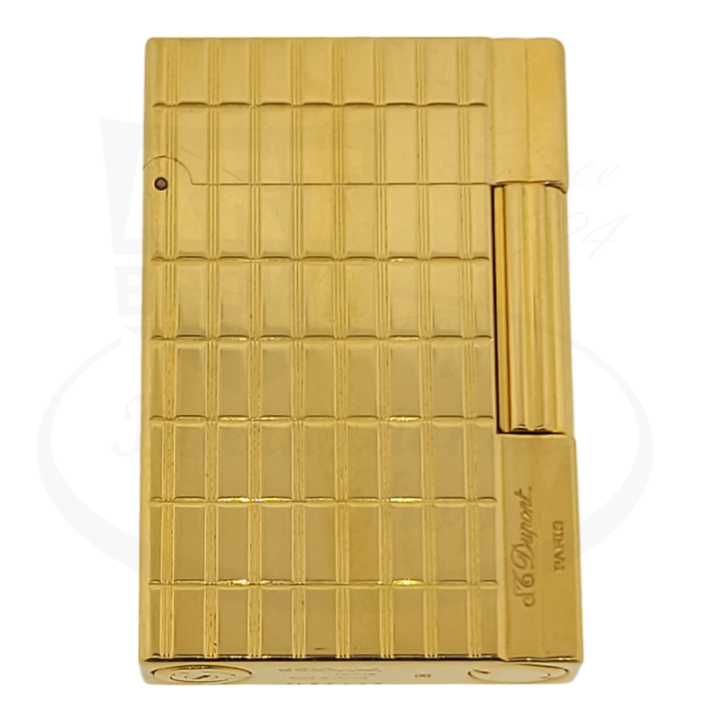 S.T. Dupont Gatsby gold grid lighter, seen from the front.