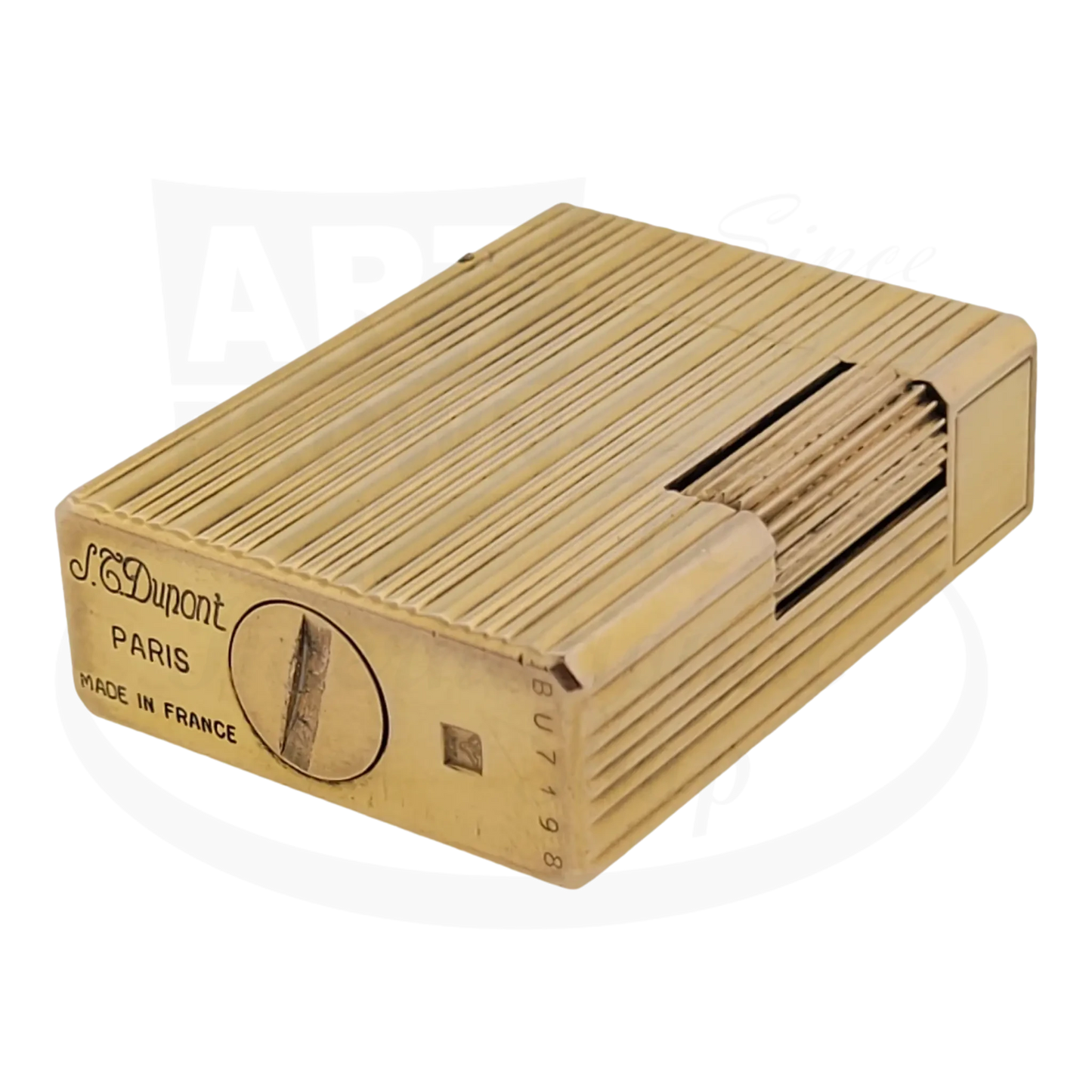 S.T. Dupont Ligne 1 BS Gold lighter, vertical lines, bottom view.