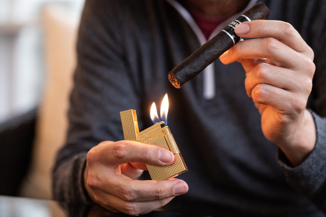 S.T. Dupont Line 2 dual flame with classic Diamond head pattern.
