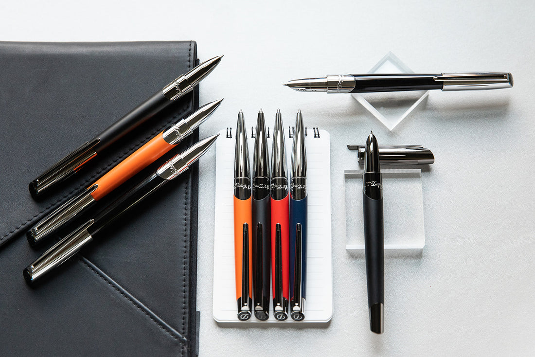 What is the Difference Between Ballpoint and Rollerball Pens?