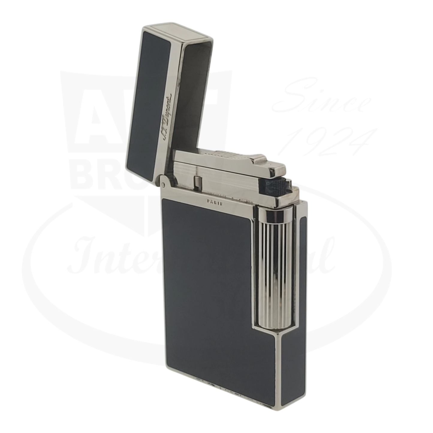 Preowned S.T. Dupont Ligne 2 Montparnasse 016296-D3 black lacquer and palladium lighter with open lid