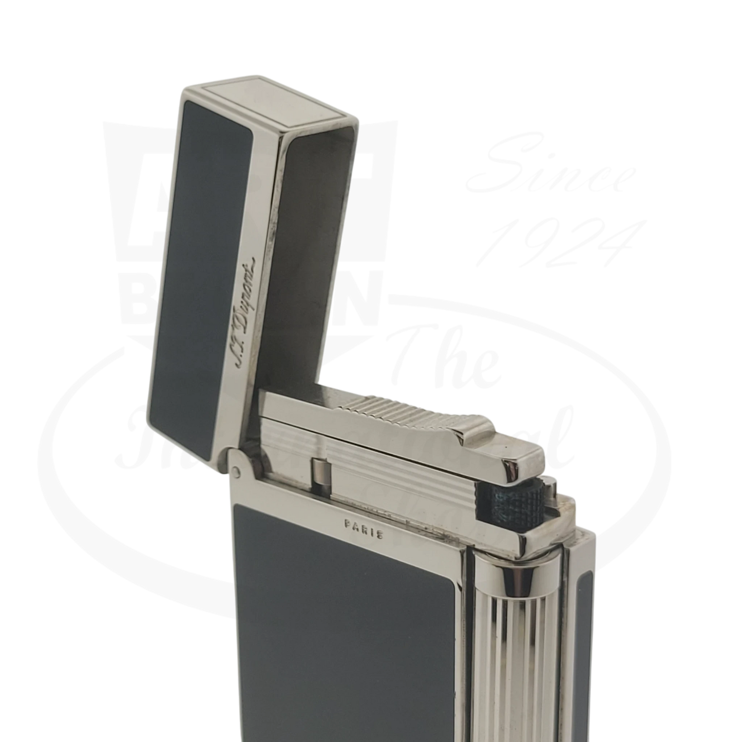 S.T. Dupont Ligne 2 Montparnasse 016296-D3 black lacquer and palladium lighter with sleek rectangular design