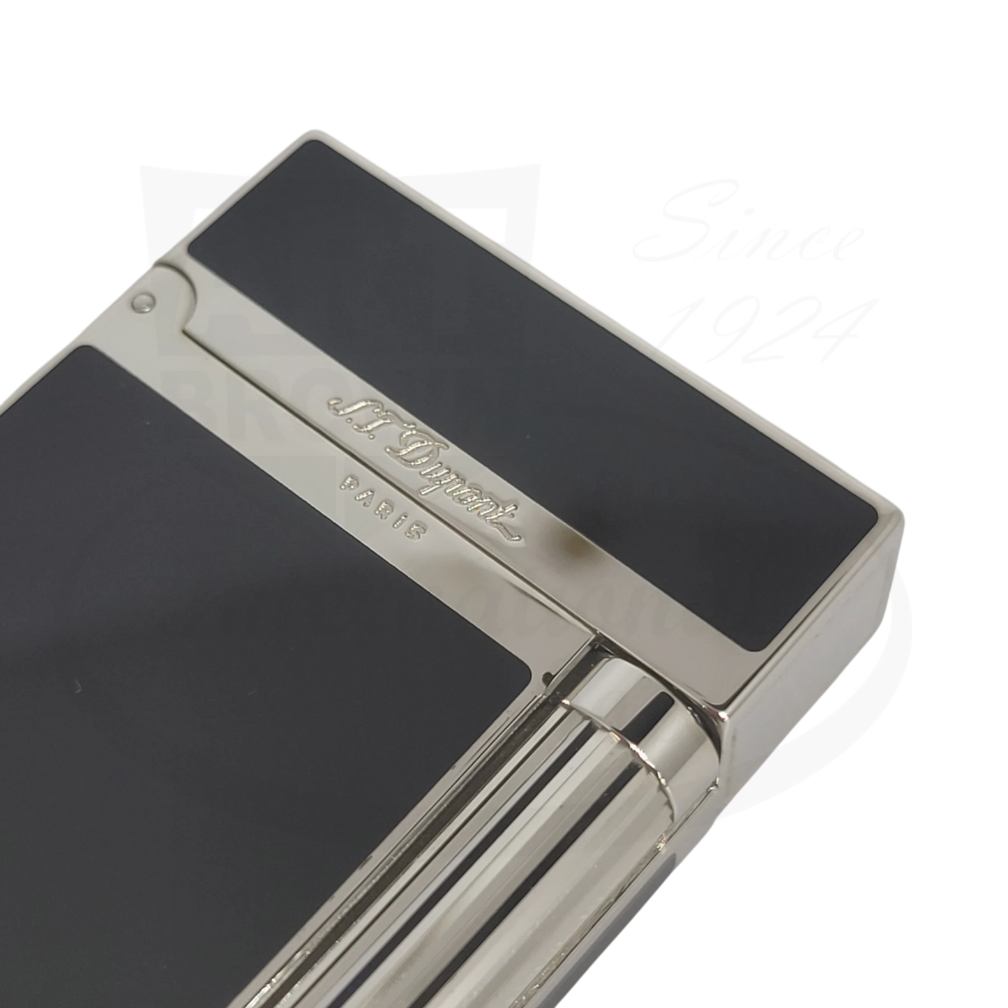 Preowned S.T. Dupont Ligne 2 Montparnasse 016296-D3 black lacquer and palladium lighter with surface scratches