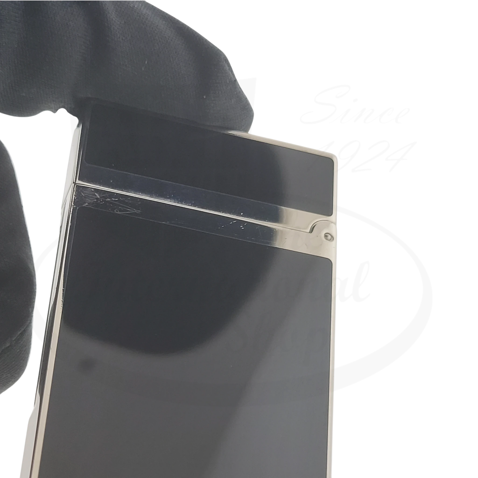 Preowned S.T. Dupont Ligne 2 Montparnasse 016296-D3 black lacquer palladium lighter with minor scratches and original box