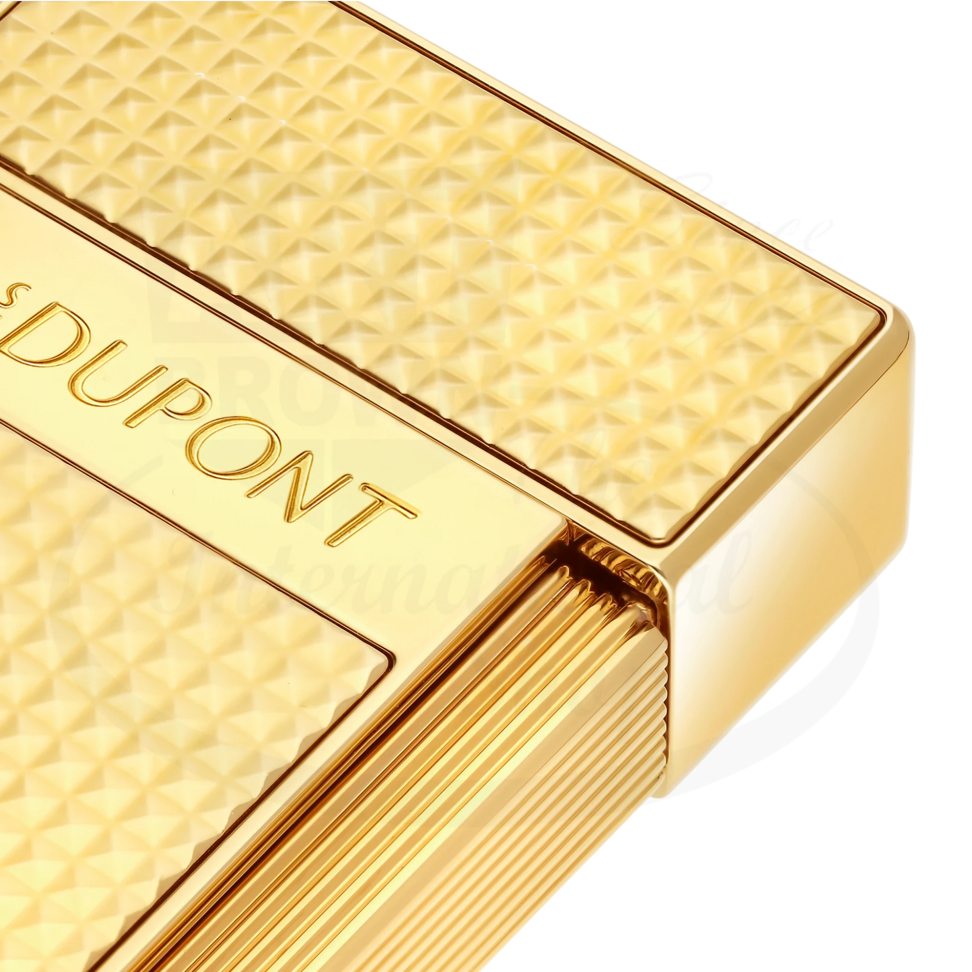S.T. Dupont Biggy Gold Diamond Head Lighter 025209 gold chrome diamond-point guilloché compact luxury lighter