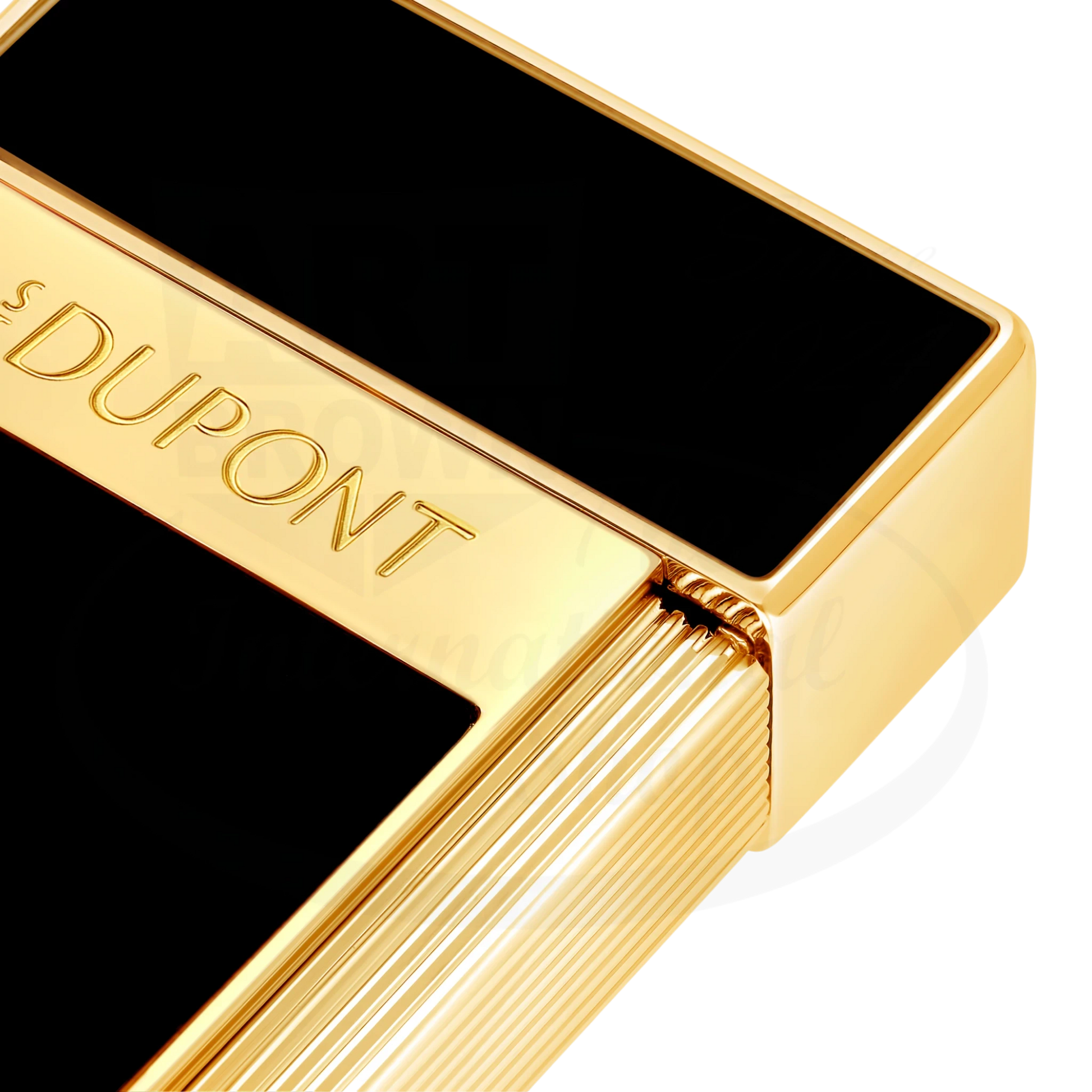 S.T. Dupont Biggy Black Lacquer & Gold Lighter 025222 metal lacquer gold-tone diamond point compact design