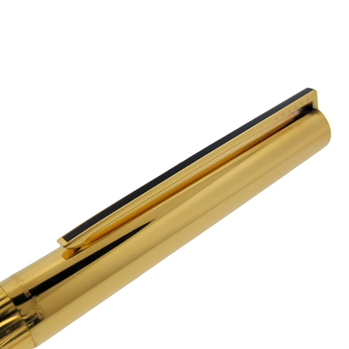 S.T. Dupont Classique 041074 gold fountain pen with vertical lines and black lacquer clip