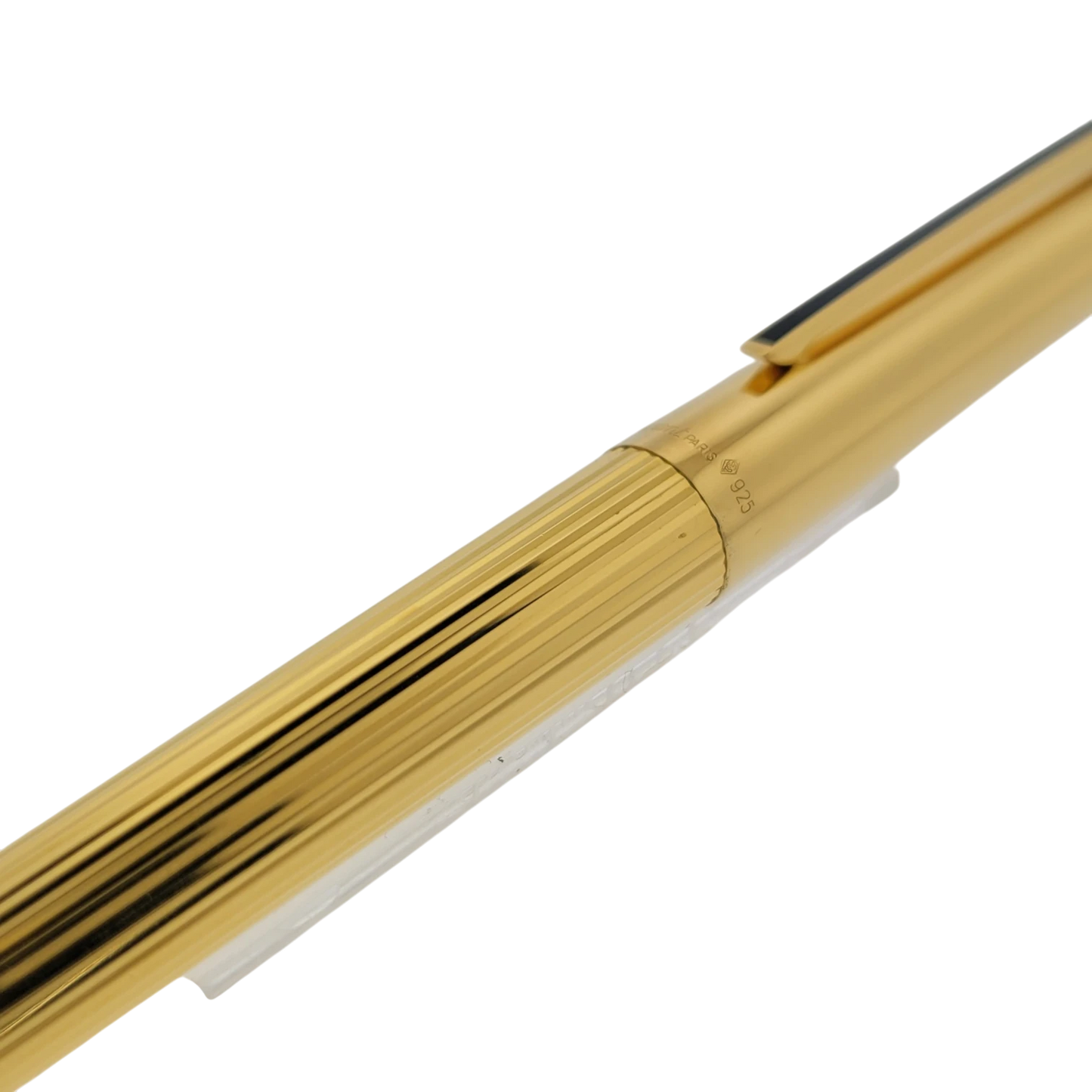 S.T. Dupont Classique 041074 gold plated fountain pen with vertical lines and black lacquer clip