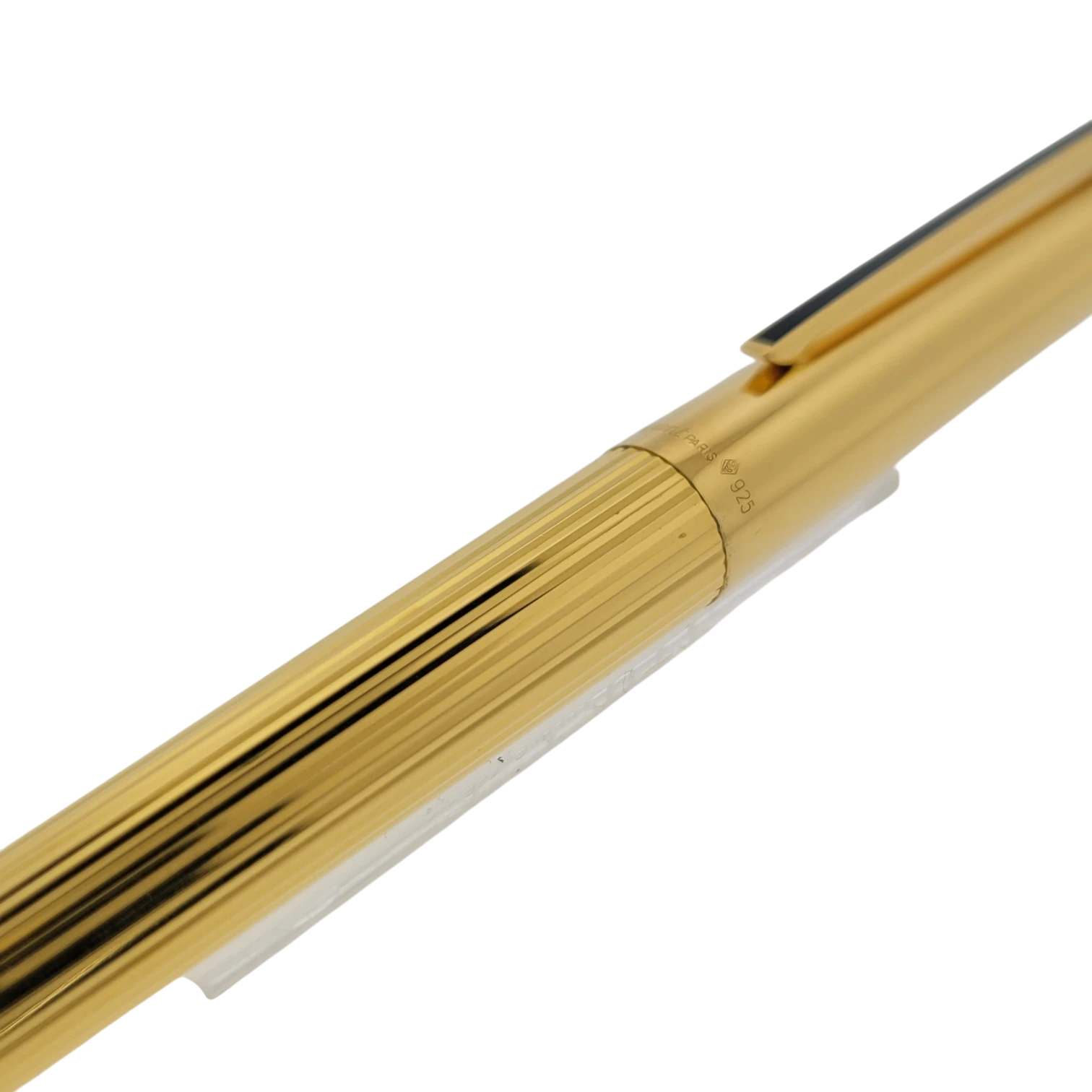 S.T. Dupont Classique 041074 gold plated fountain pen with vertical lines and black lacquer clip