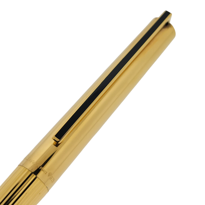 S.T. Dupont Classique 041074 gold fountain pen with vertical lines black lacquer clip and 18K gold nib
