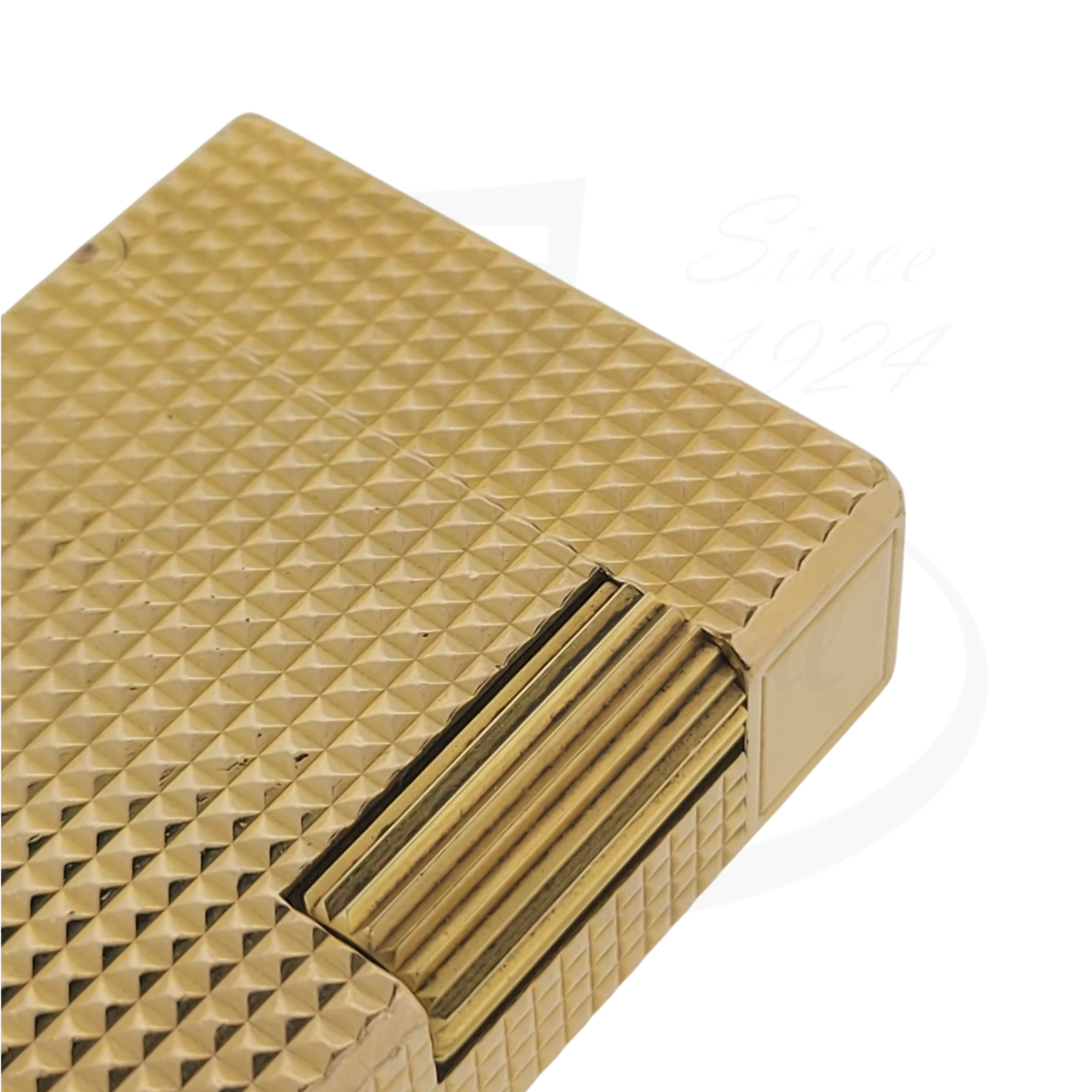 S.T. Dupont Ligne 1 Small BS 012110-D2 gold-plated vintage lighter with diamond head pattern and flint wheel ignition