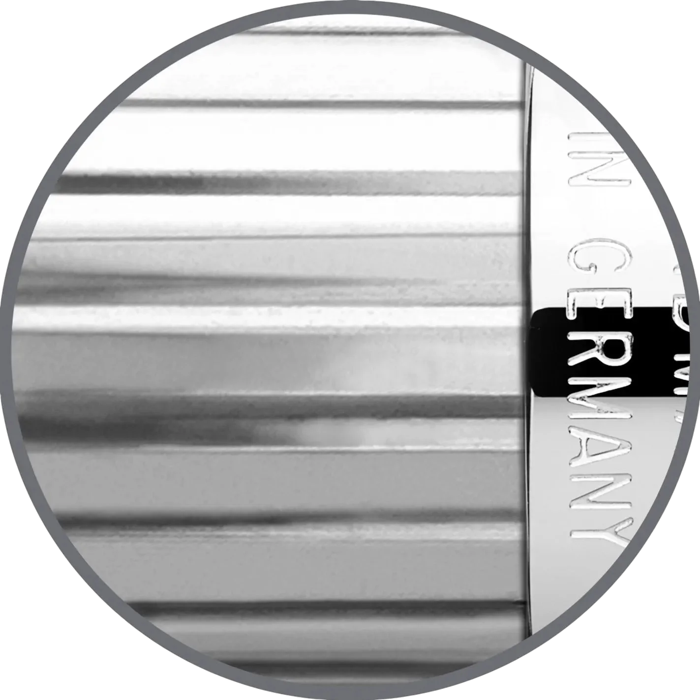 Graf von Faber-Castell Classic Platinum Plated Fountain Pen fluted platinum-plated metal barrel close-up detail