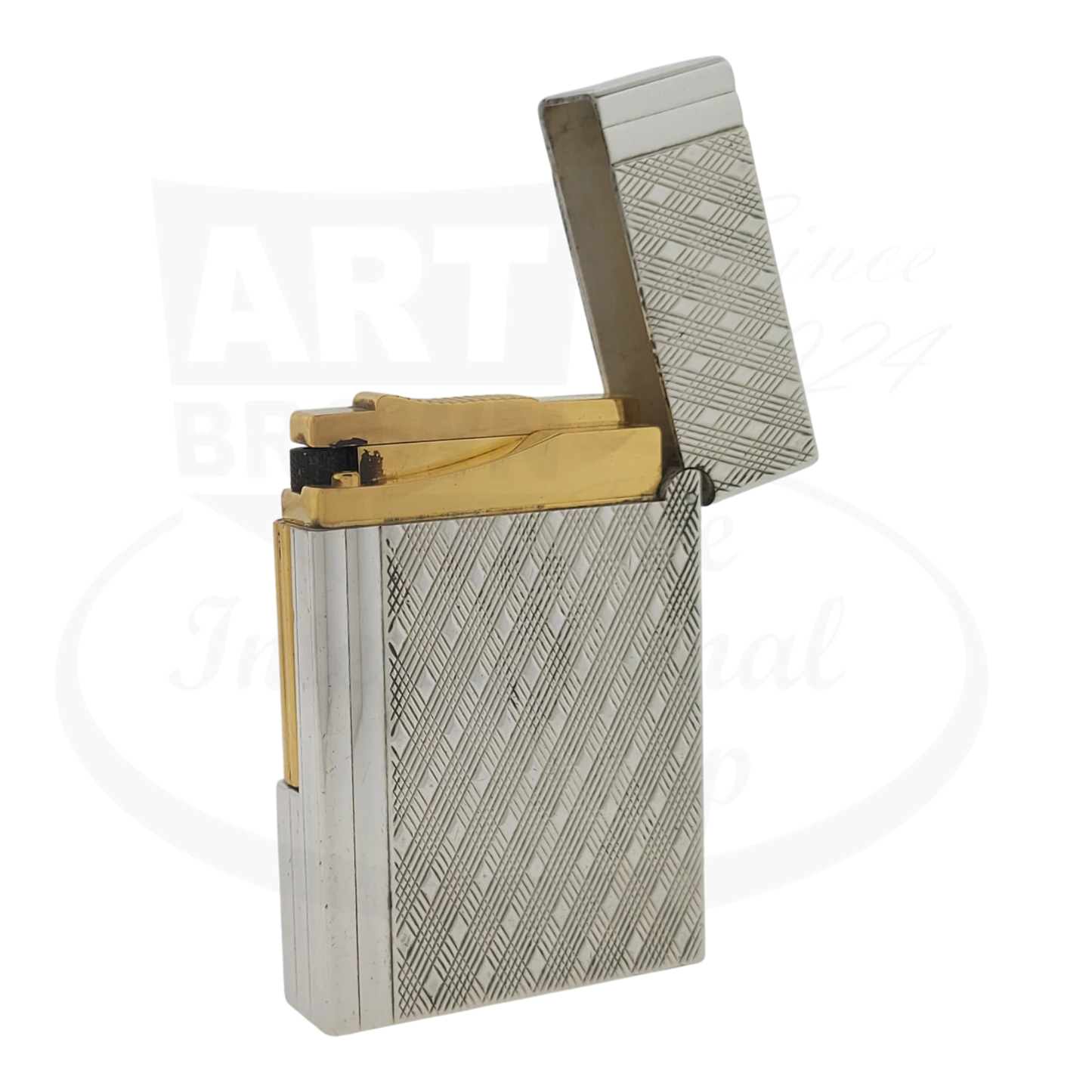 S.T. Dupont Gatsby Écossais 018102 palladium and gold lighter with engraved Scottish pattern and flip-top design