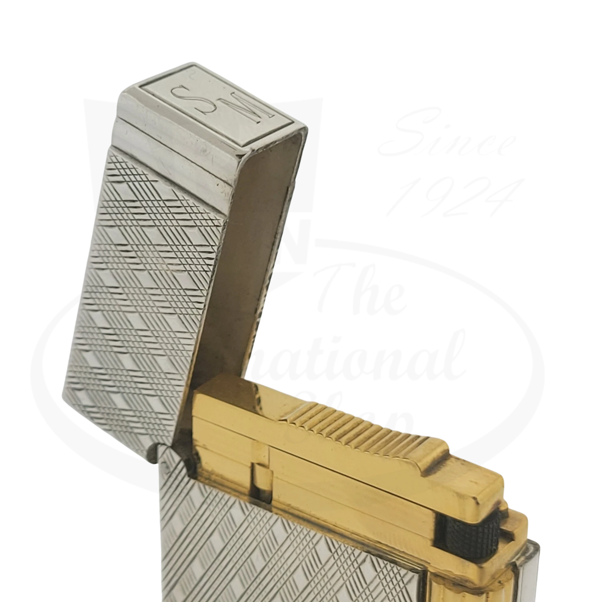 S.T. Dupont Gatsby Écossais 018102 palladium and gold lighter with textured Scottish pattern design