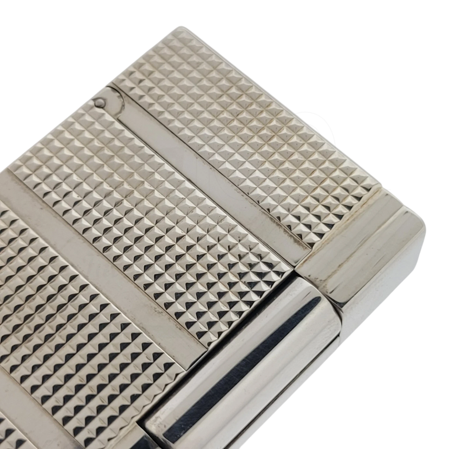Preowned S.T. Dupont Gatsby Silver Horizontal Diamond Head Lines Lighter, 018140