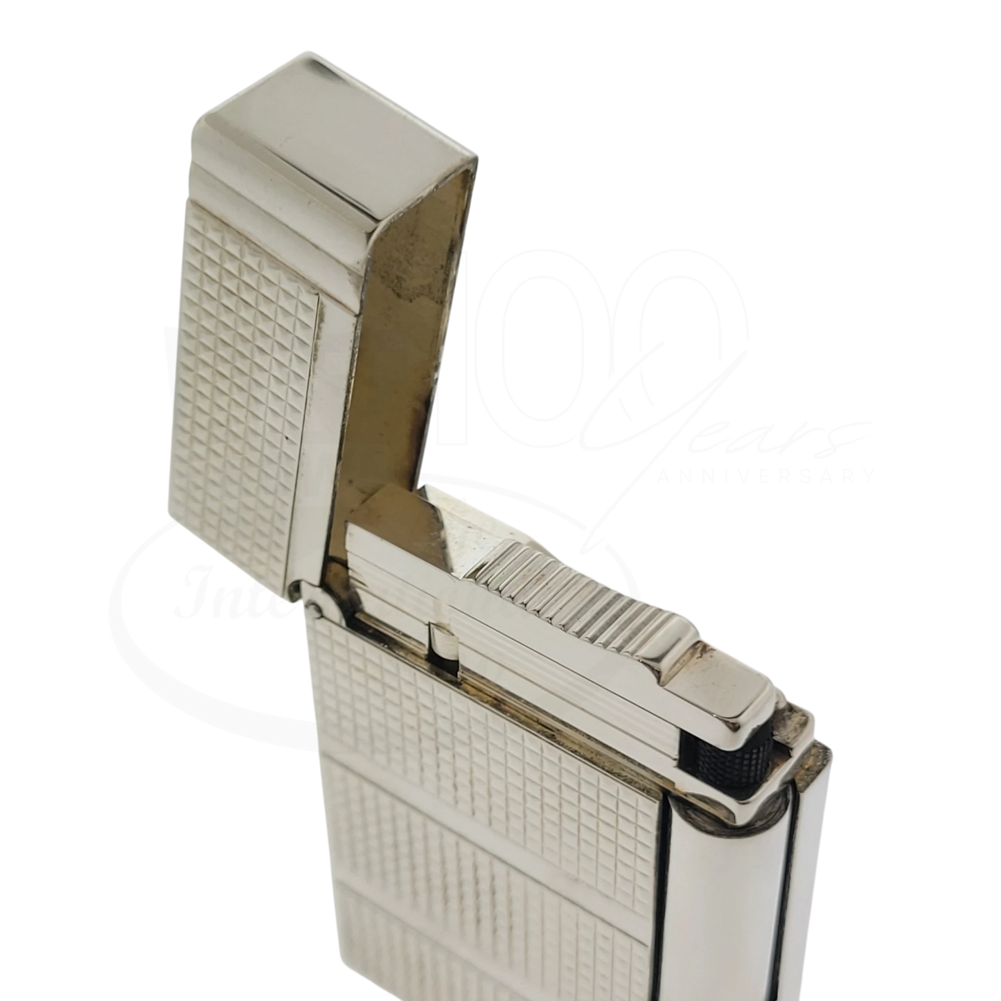 Preowned S.T. Dupont Gatsby Silver Horizontal Diamond Head Lines Lighter, 018140