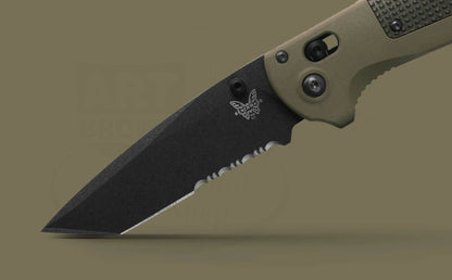 Benchmade Redoubt® Ranger Green/Forest Grivory® Serrated Drop Point knife blade close-up showing textured black edge and logo