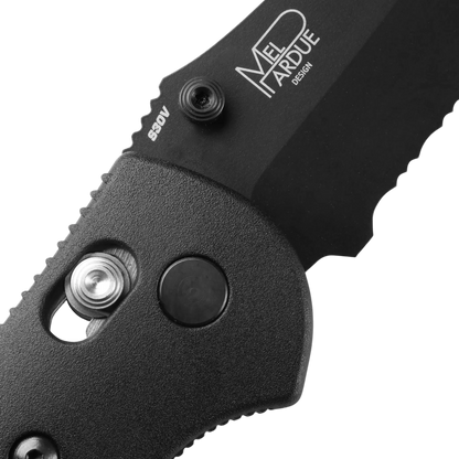 Benchmade Griptilian® Black Grivory® Serrated Drop-point