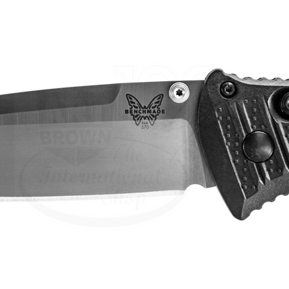 Benchmade Presidio® II CF-Elite® Drop point close-up showing blade detail and textured handle and brand logo