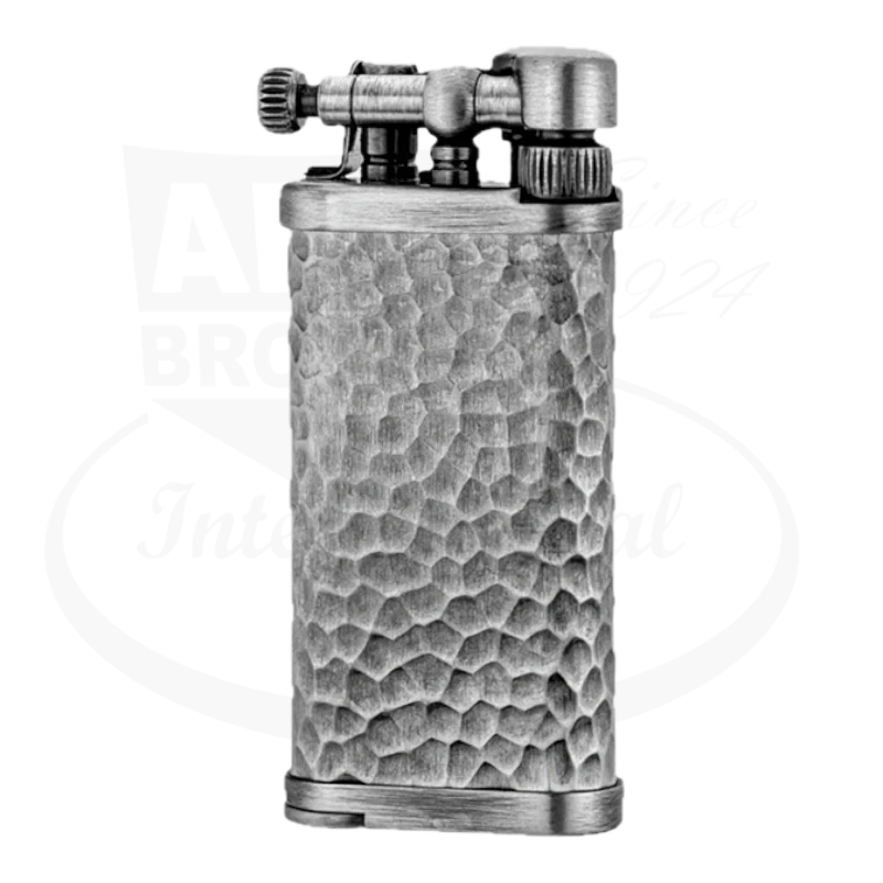 IM corona Old Boy pipe lighter with hammered pattern in silver