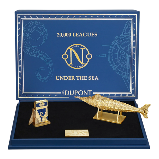 S.T. Dupont Limited Edition 20,000 Leagues Under the Sea, Blue Gulf Stream Smoking Set, C23050 gallery 3 with gold model and lighter