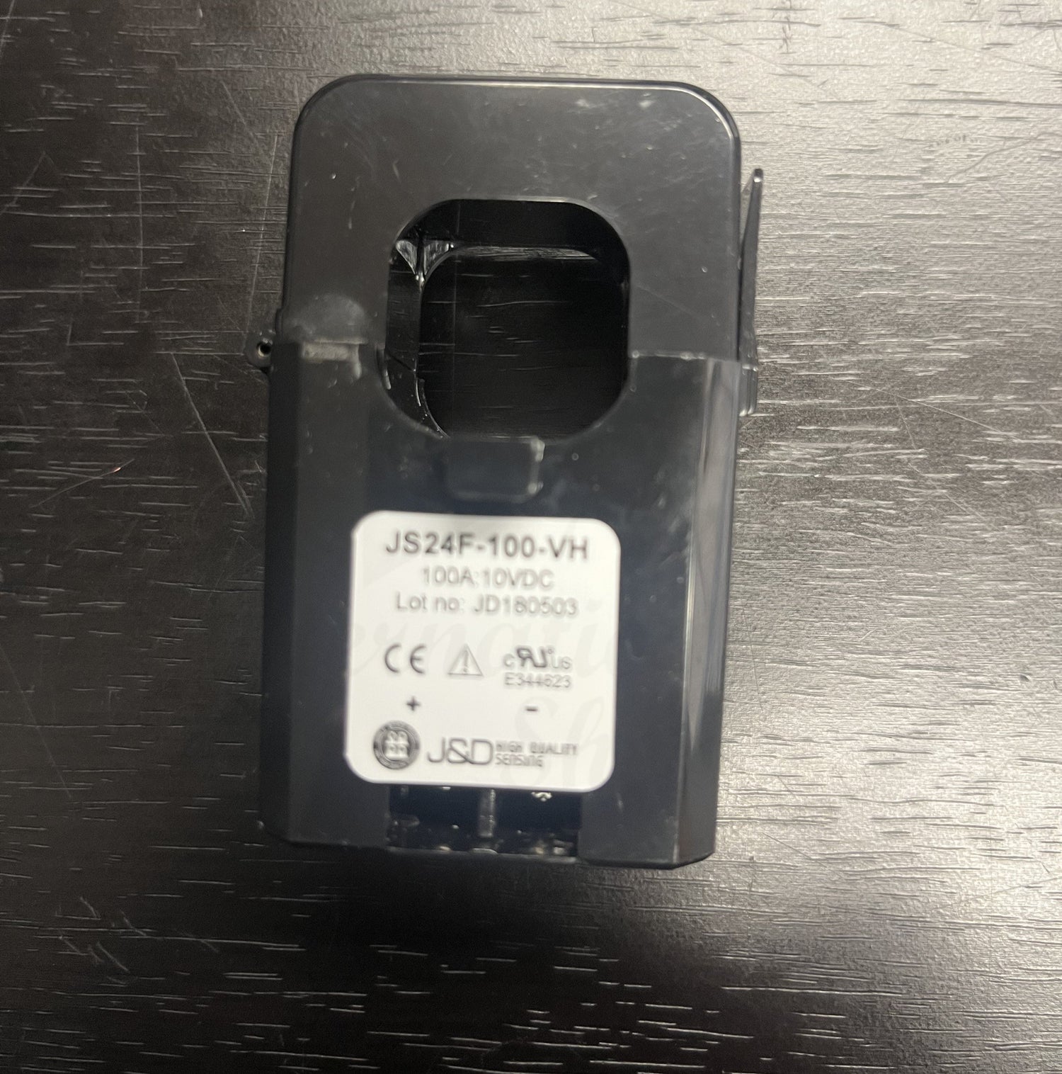 J&D JS24F-100-VH 100A AC input 10VDC output black plastic housing current sensor device