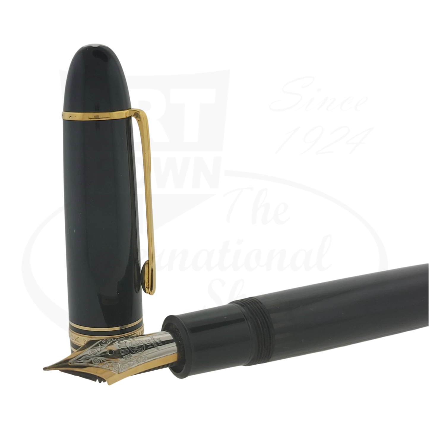 Montblanc Meisterstück 149 MB132113 black resin fountain pen with gold trim and medium 18K gold nib