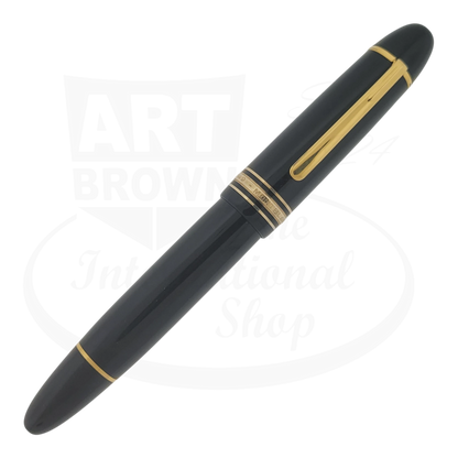 Montblanc Meisterstück 149 MB132113 black resin fountain pen with gold trim and medium 18K gold nib