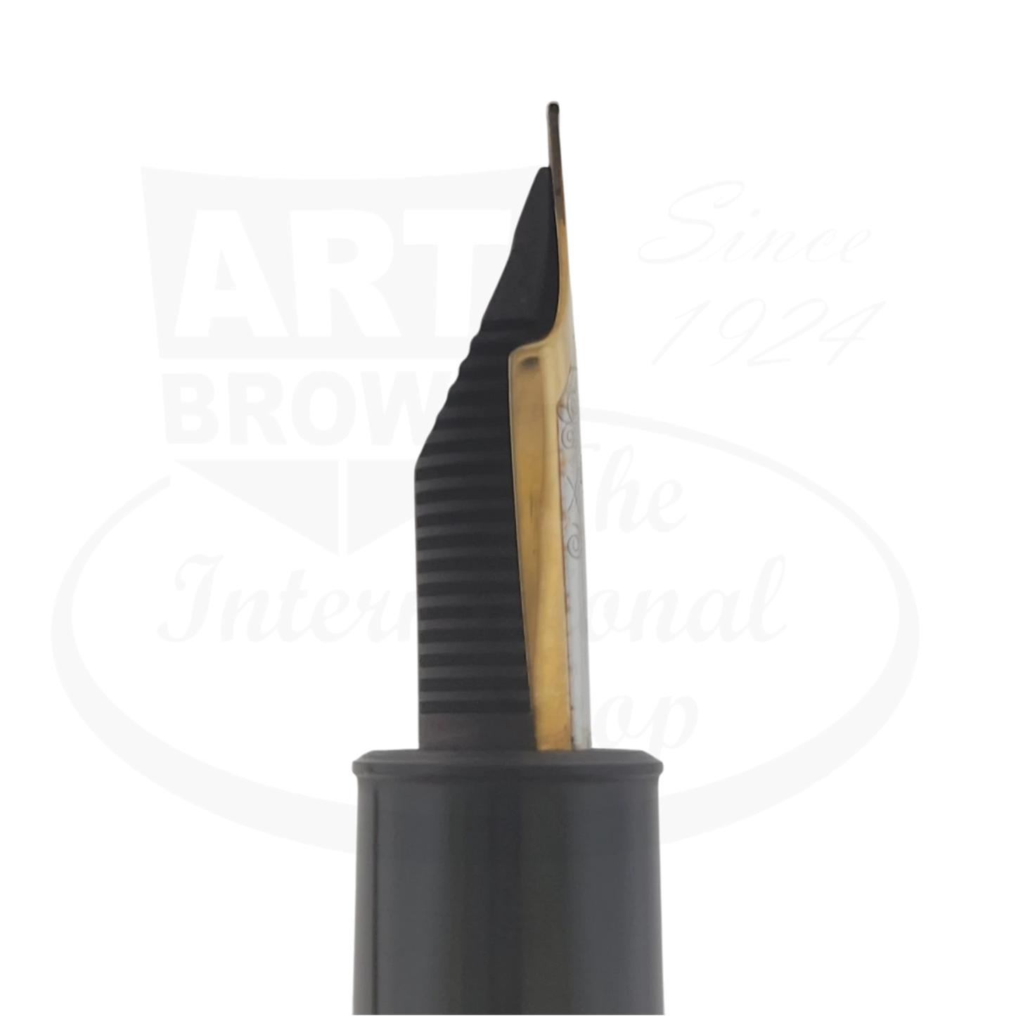 Montblanc Meisterstück 149 MB132113 black resin and gold medium nib fountain pen tip close-up