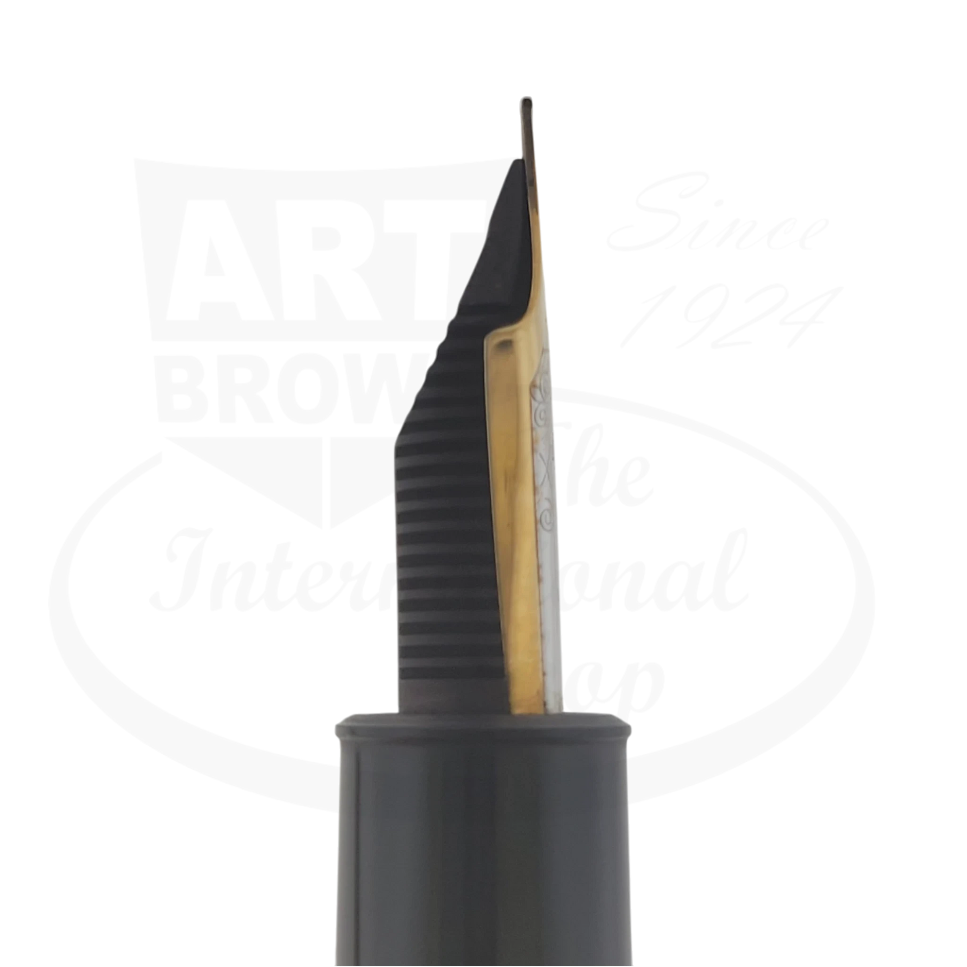 Montblanc Meisterstück 149 MB132113 black resin and gold medium nib fountain pen tip close-up