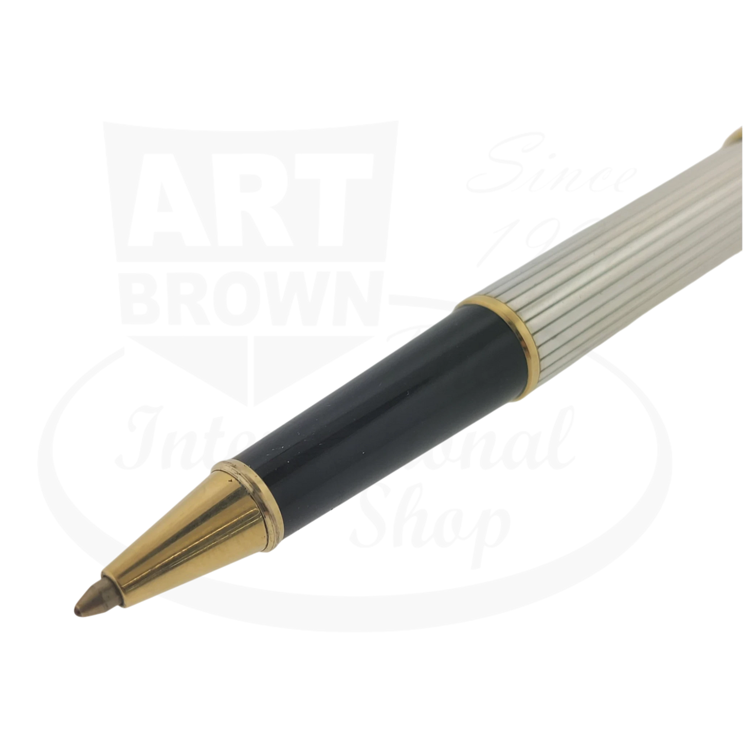 Montblanc Classic 163 rollerball pen sterling silver pinstripe with gold-plated trim and black grip section close-up tip view