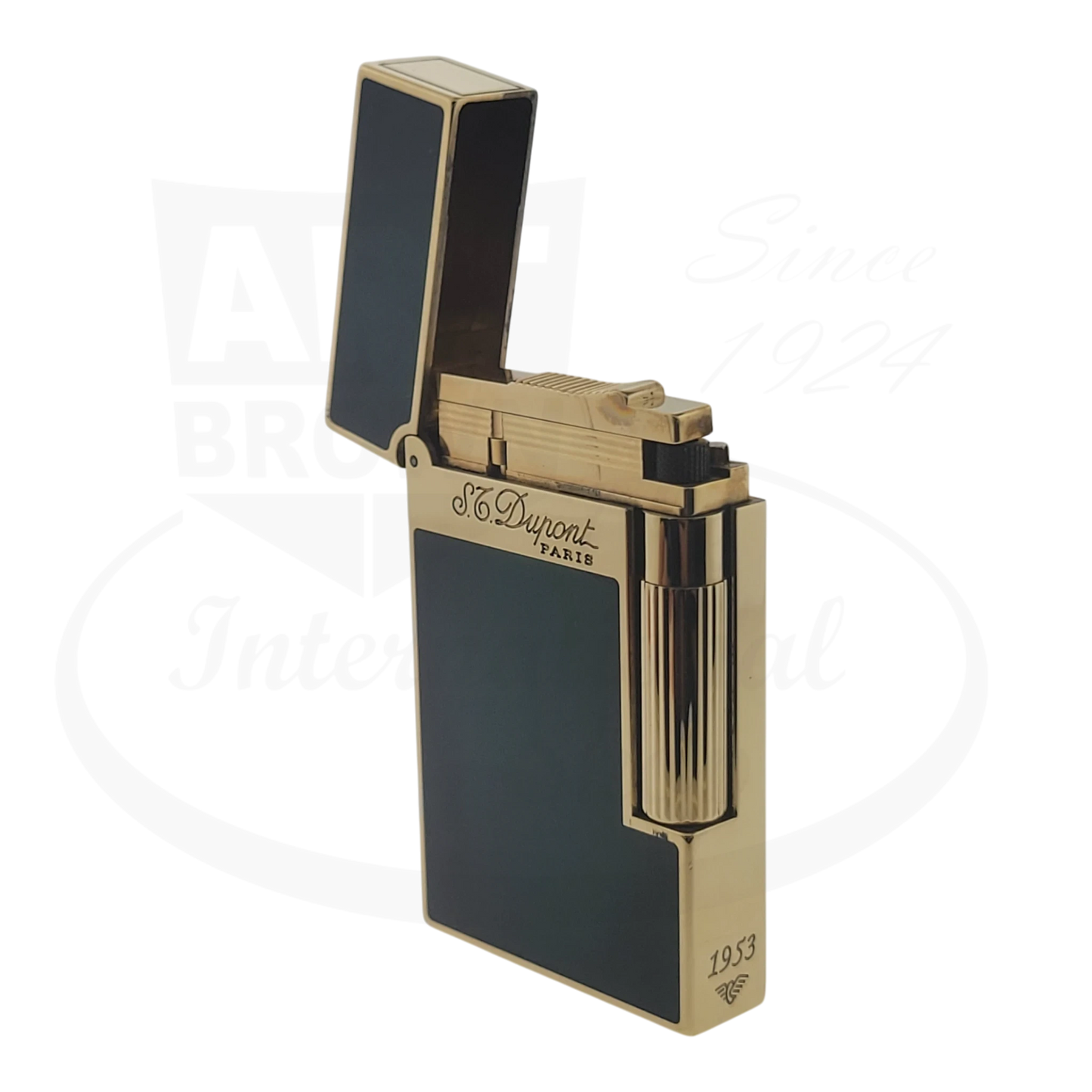 Preowned S.T. Dupont Ligne 2 Atelier Lighter 016303-D1 gold-plated brass, sunburst green lacquer, compact design