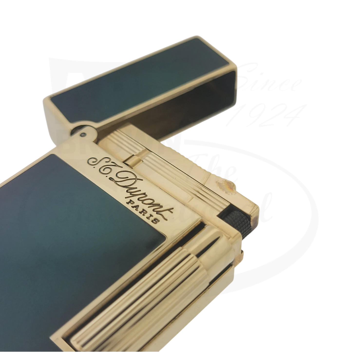 S.T. Dupont Ligne 2 Atelier Lighter 016303-D1 gold-plated brass green sunburst lacquer compact luxury accessory