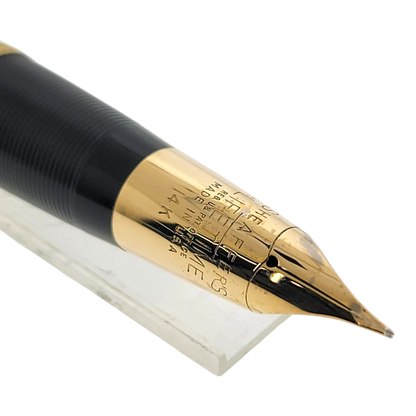 Sheaffer fountain pen nib in solid 14K gold with engraved vertical lines and fine tip design