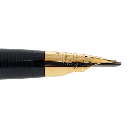 Sheaffer Snorkel fountain pen nib in solid 14K gold with vertical engraved lines and black grip section