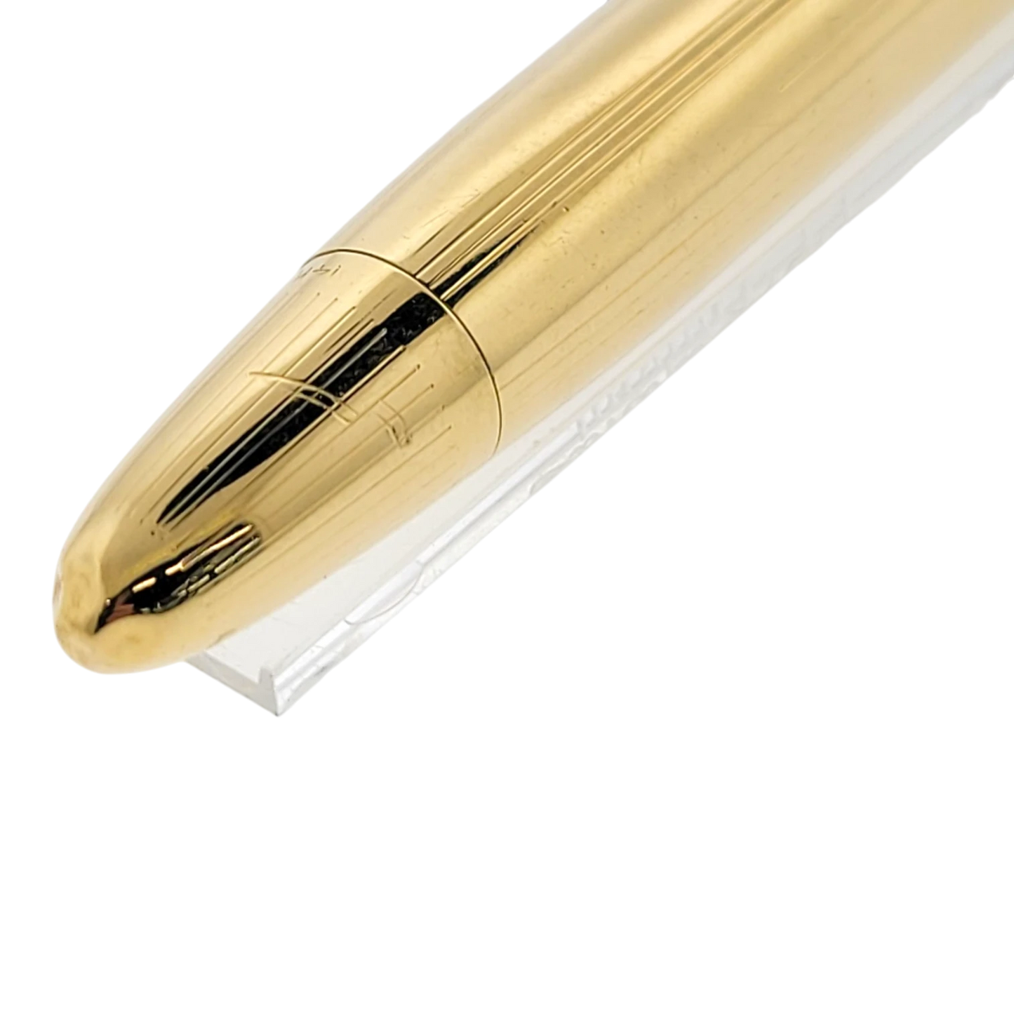 Sheaffer Snorkel fountain pen cap in solid 14K gold with vertical engraved line pattern and rounded tip design