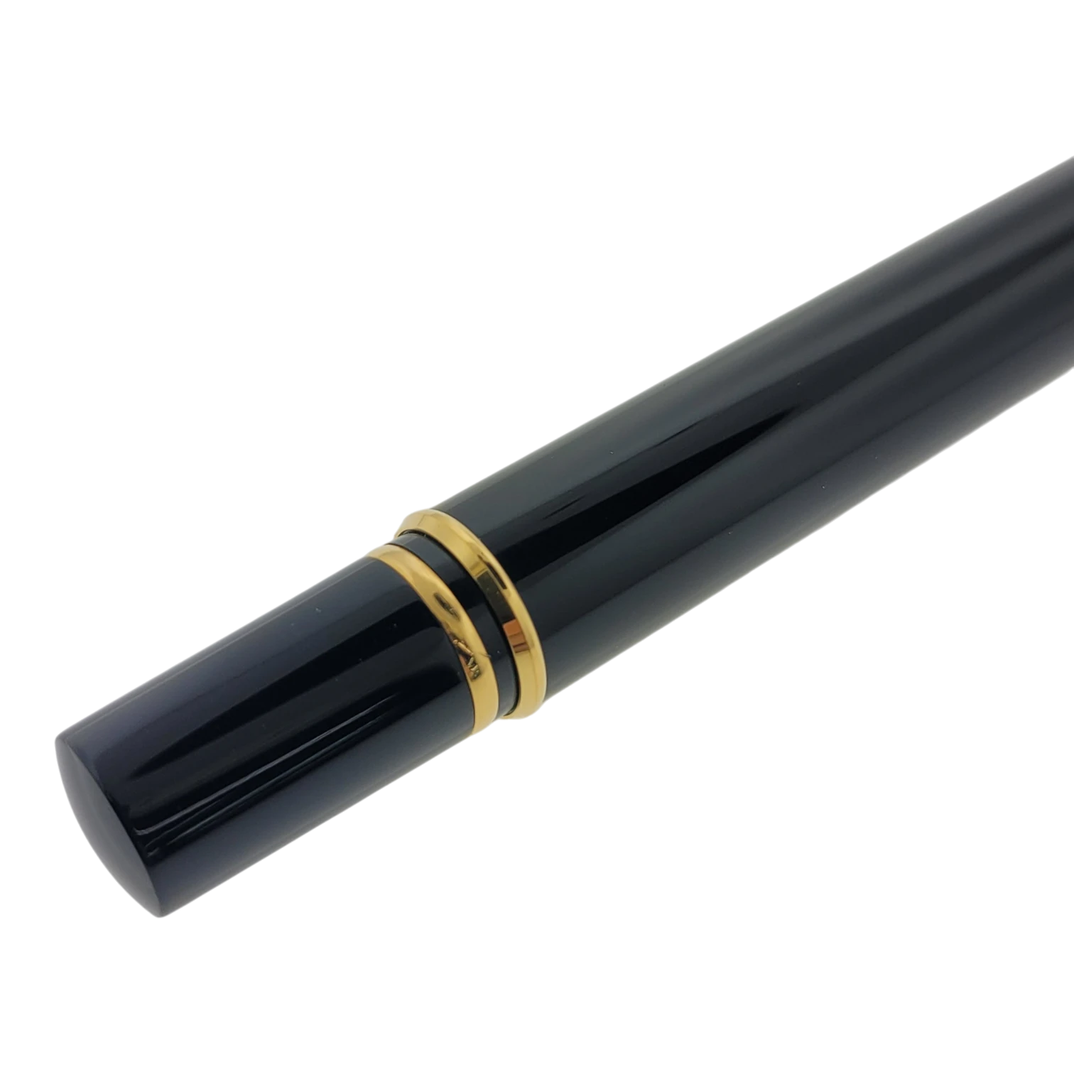 Waterman Le Man 100 fountain pen, black lacquer with gold trim and 18K gold fine point nib