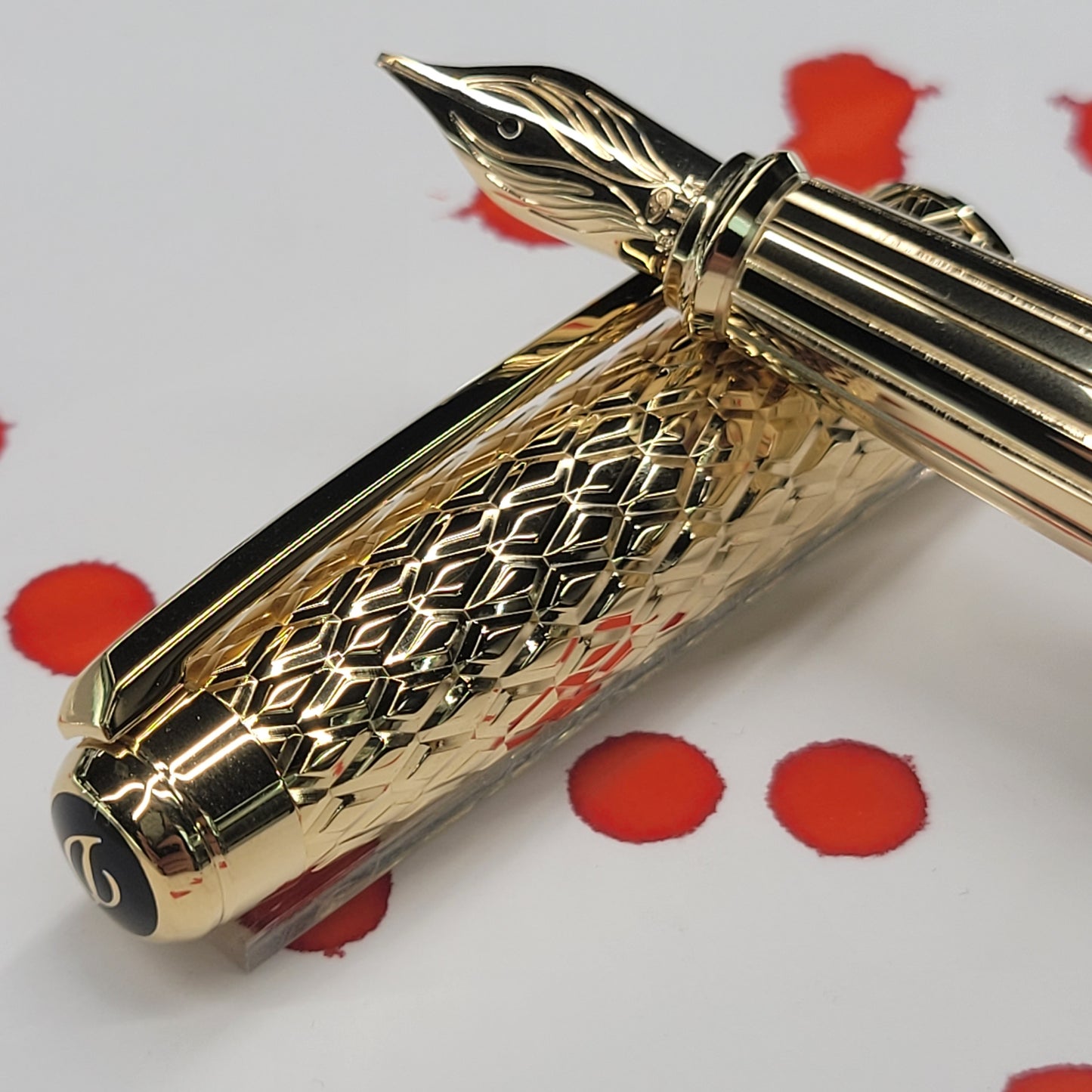 S.T. Dupont Line D Eternity Dragon Scale Guilloche Honey & Gold Fountain Pen, 420029L